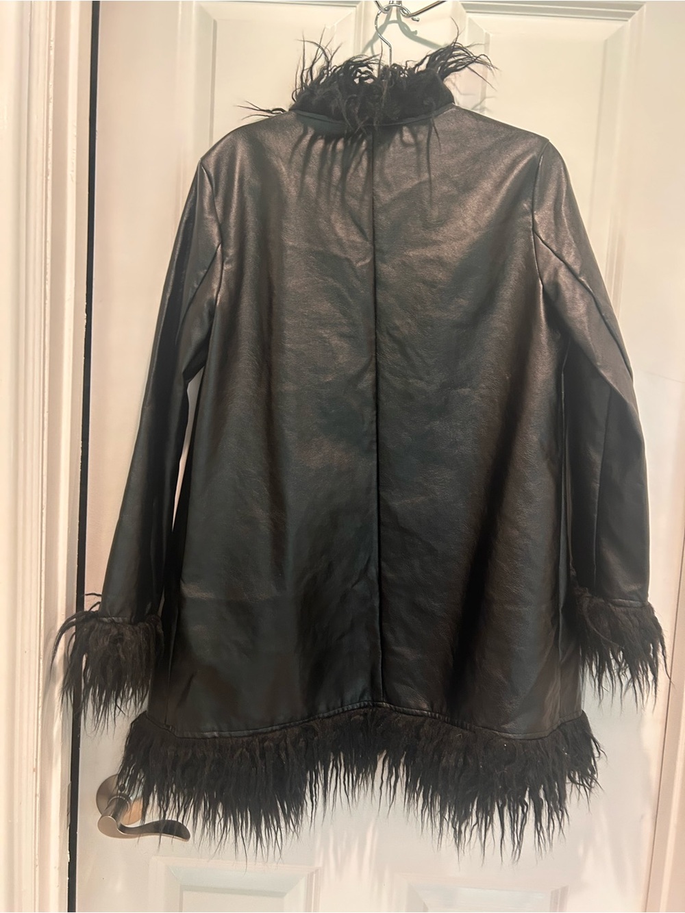 Black Faux Leather Feather Trim Festival Jacket Boho Western Chic - Picture 4 of 6